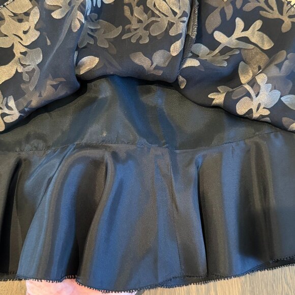 Intuitions Black with gold Silk Shell Floral Skirt Size 10 - Picture 3 of 13